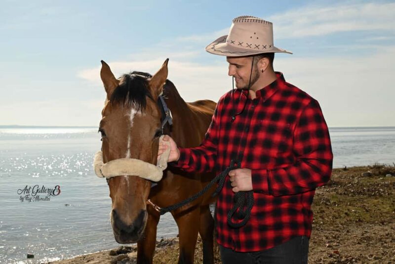 Thessaloniki: Horse Photoshoot in a natural landscape - Logistics and Group Size for a Personalized Experience