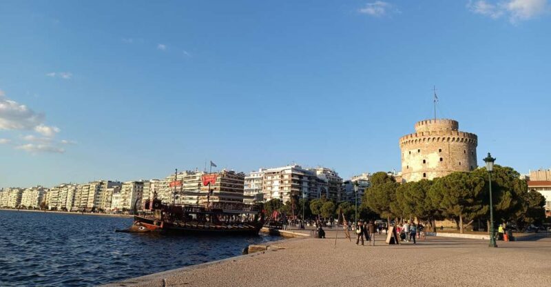 Thessaloniki: Wellness Sunset walking tour by the sea! - Alexander the Great Statue and Art Photo Stops