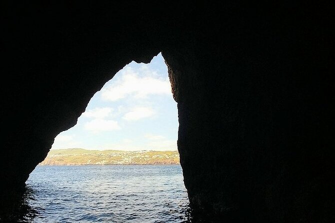 Third Island: Ilhéu das Cabras Boat Tour + Snorkeling - Key Points