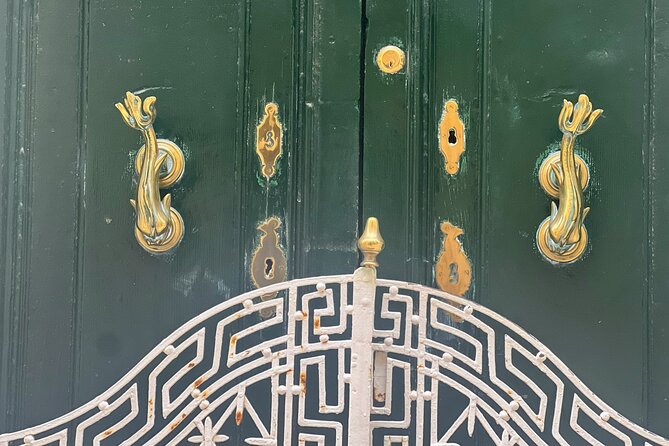 Three cities walking tour incl. entrance to Inquisitor's palace - Visiting the Bishop’s Palace and the Dominican Church