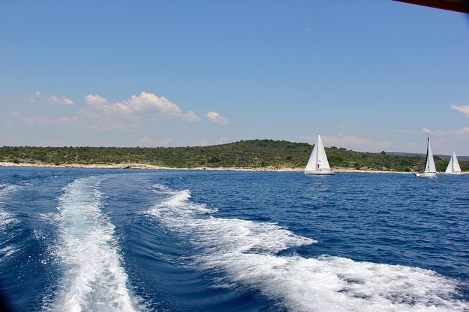 Three Islands Private Speedboat Tour With Blue Lagoon Stop - Visiting the Picturesque Village of Maslinica