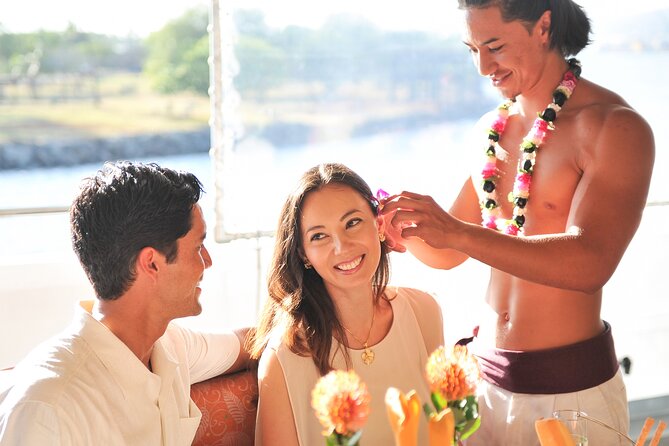 Three Star Deluxe Sunset Dinner and Show - Spectacular Sunset Dinner with Live Entertainment on Oahu
