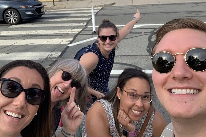 Thrilling Downtown Scavenger Hunt Game in Milwaukee - Logistics and Meeting Details in Milwaukee