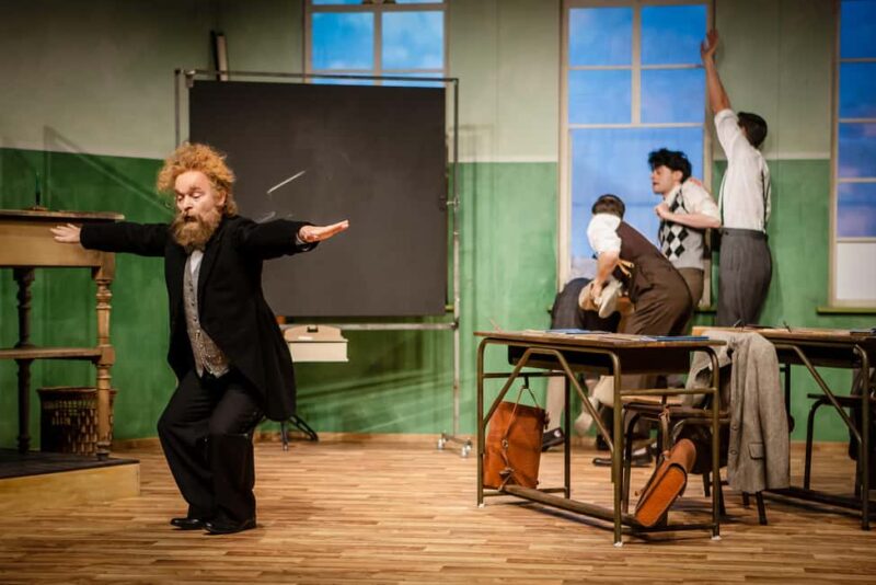 Ticket for the comedy "Die Feuerzangenbowle" at the COMÖDIE Dresden - Saxonys Largest Private Theater Provides a Unique Setting