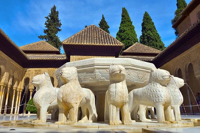 Tickets included: Alhambra Tour (Gardens, Alcazaba, Generalife) - The Experience of a Small Group Guided Tour