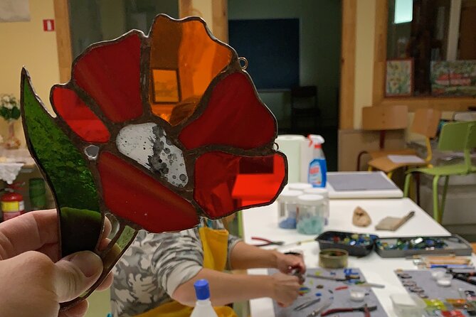 Tiffany Technique Workshop - Enjoy Refreshments and a Supportive Atmosphere