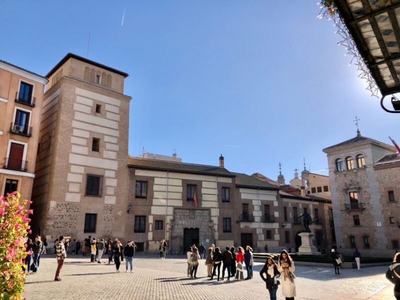 Time Traveler's Stroll From The Hapsburgs to The Bourbons - Practical Tips and Local Eateries for the Full Madrid Experience