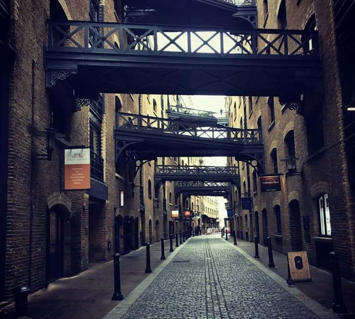 'Timeless Thames: Discover London's River' with a Tour Guide - Key Points