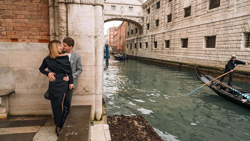 Timeless Venice: Luxury Photoshoot with a Local Photographer - Key Points