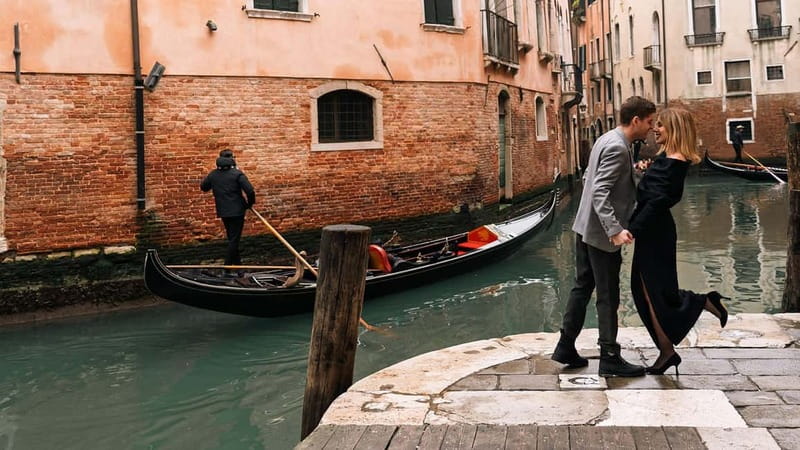 Timeless Venice: Luxury Photoshoot with a Local Photographer - The Artistic Approach of the Local Photographer
