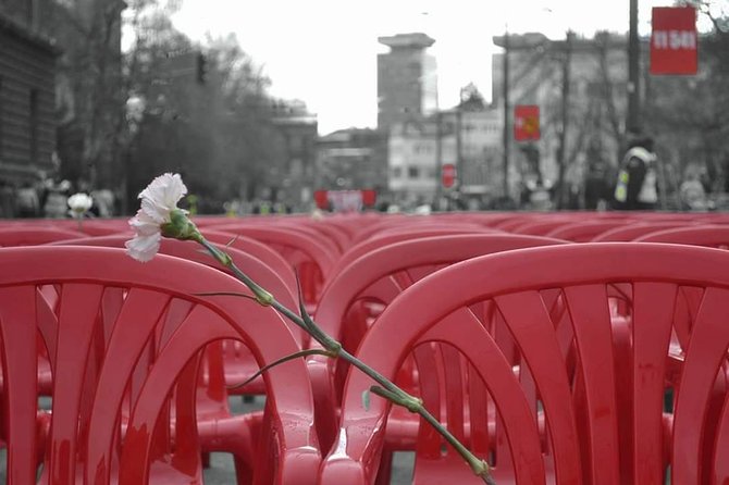 Times of Misfortune - Life Under Siege and the Tunnel of Hope - Discovering Sarajevos Olympic and Wartime Sites