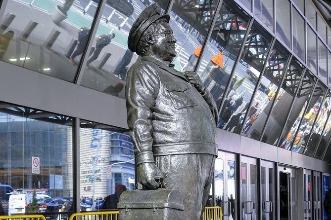 Times Square Walking Tour with Insider Secrets - Logistics: Meeting Point and Group Size