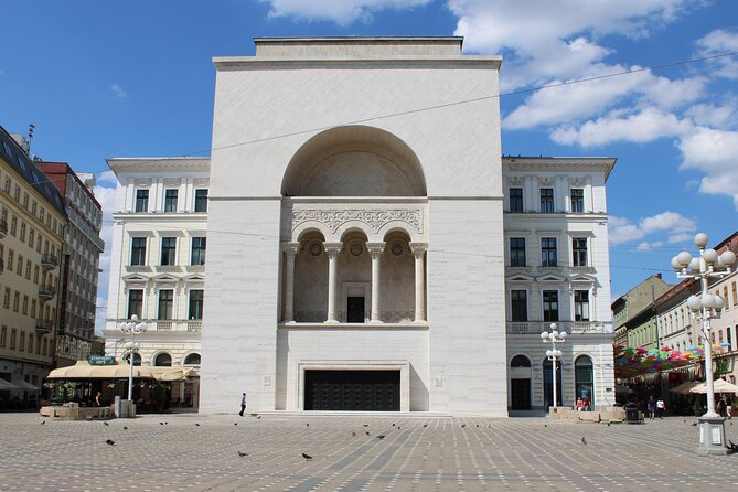 Timioara: Private Walking Tour with Local Guide - Key Points