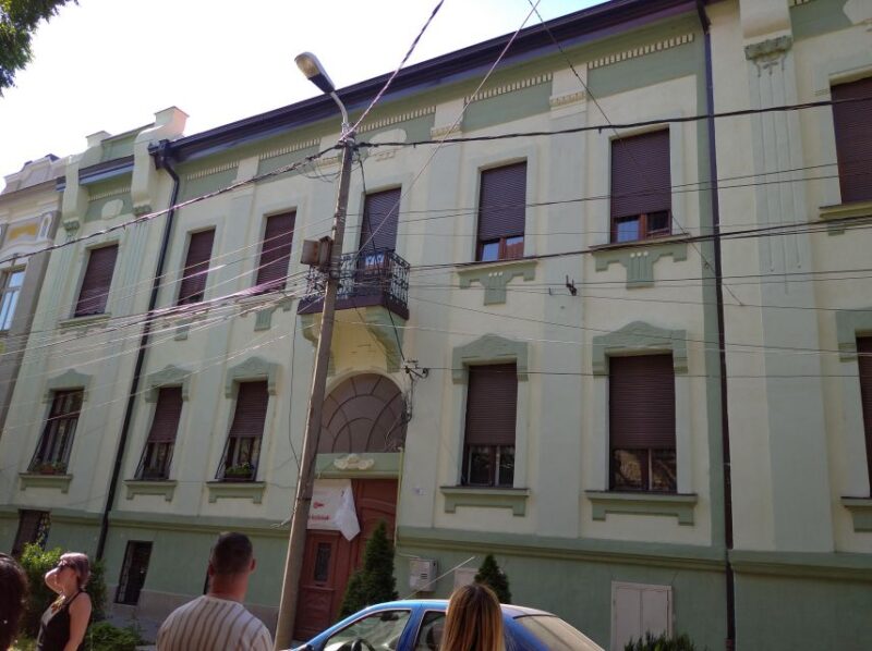 Timisoara Dream Tour in Elisabetin Neighborhood - Highlighting Mihai Viteazu Boulevard and Bălcescu Square