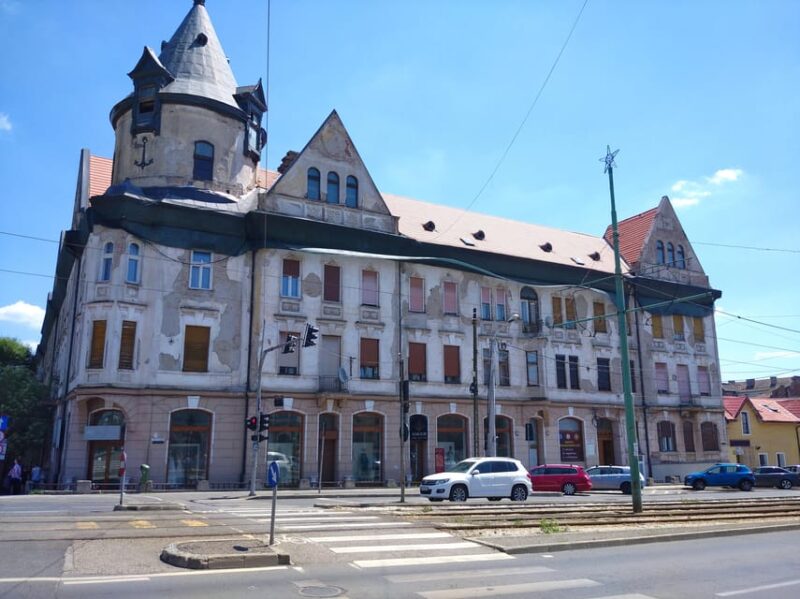 Timisoara Dream Tour in Iozefin Neighborhood - Relaxing Tea or Coffee Break at Saint Mary Square