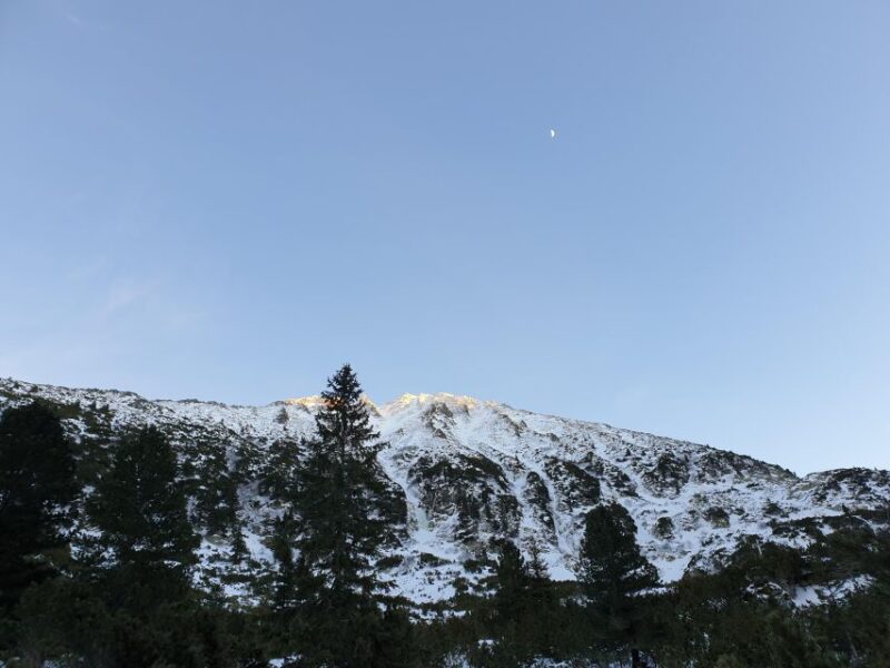 Timisoara Dream Tours: Let's Go Hiking in Retezat Mountains - The Scenic Starting Point at Carnic and Car Ride Logistics