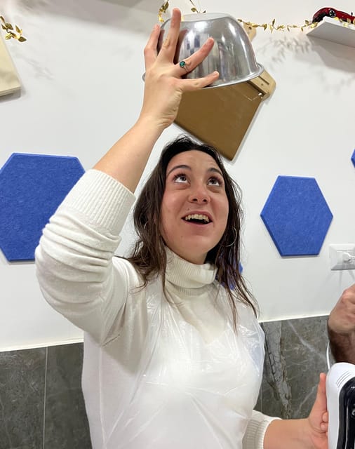 Tiramisù Making Class With Limoncello or Meloncello Tasting - Group Size and Atmosphere