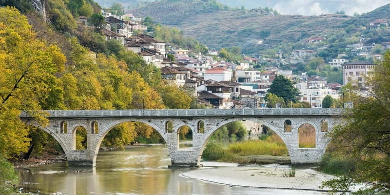 Tirana: Berat Day Trip with Castle and Onufri Museum Entry - Exploring Neighborhoods: Gorrica and Mangalem