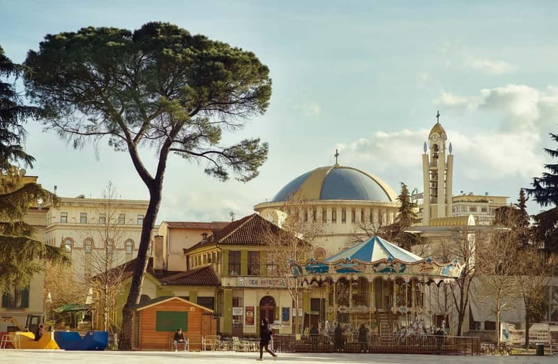 Tirana: exclusive walking tour of the Capital -Small Group - Learning Albanian History at the National Museum