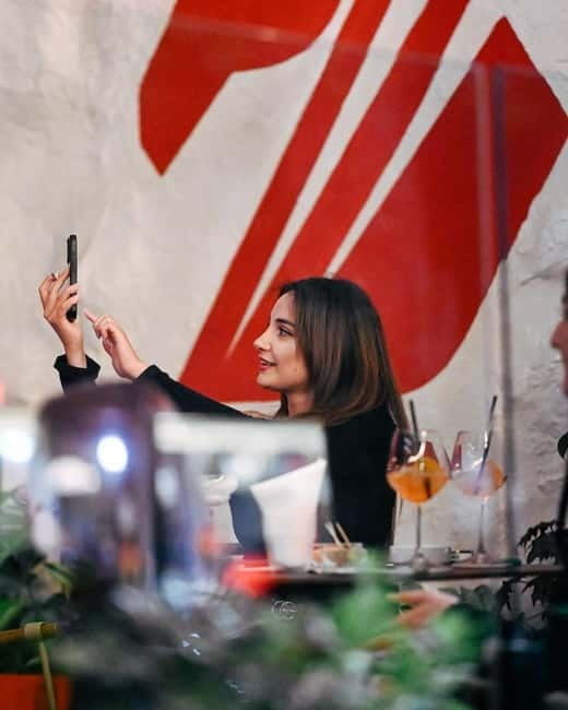 Tirana: Pub Experience with Tarot Cards and 5 Cocktails - Key Points