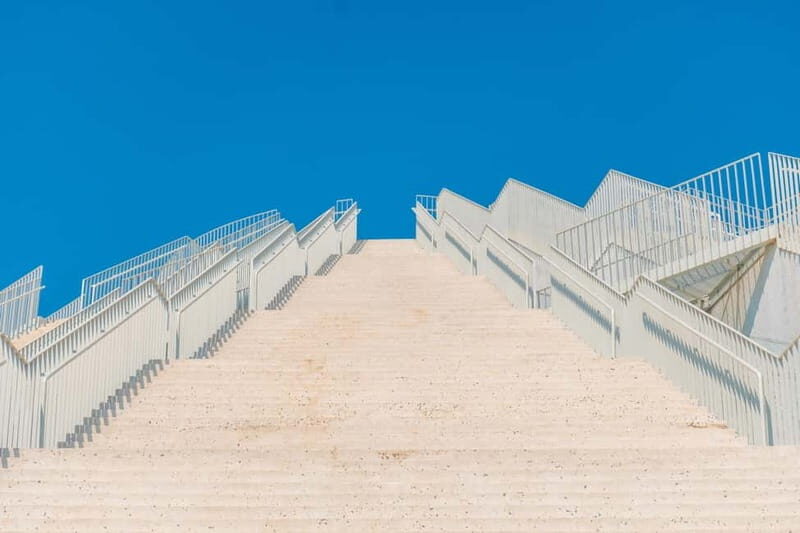 Tirana Stroll Tour, Walk and Taste Qofte & Raki! - Tasting Qofte and Raki in a Local Setting