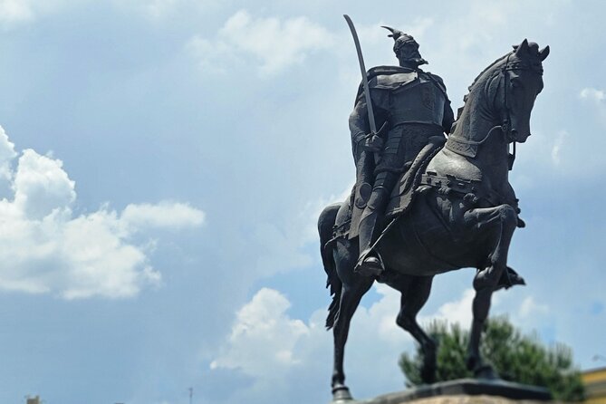 Tiranas Communist Past: A Tasting Tour with Traditional Lunch - Key Points