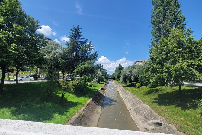 Tiranas Communist Past: A Tasting Tour with Traditional Lunch - Enver Hoxha Pyramid: A Controversial Monument