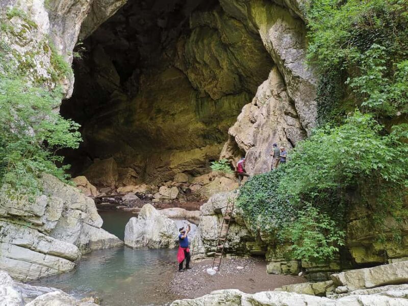 Tkibuli Day Trip with Wine & Tea Tasting from Kutaisi - Exploring Tkibuli on a Day Trip from Kutaisi