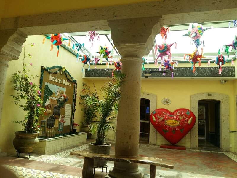 Tlaquepaque Magic Town: Artisans, Traditions, Architecture - Who Will Most Benefit from This Tlaquepaque Tour