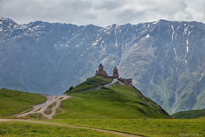 To The Majestic Kazbegi Full Day tour - Visiting the Confluence of Nature: Aragvi River and Mineral Springs