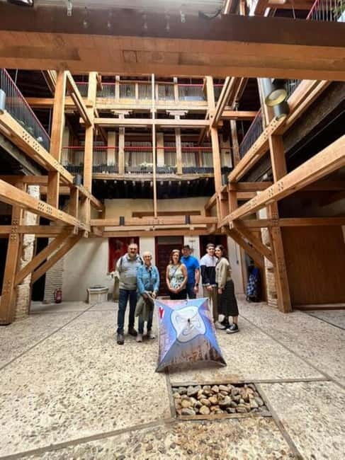 Toledo al Completo con Patio-Casa Palacio - Key Points