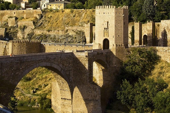 Toledo Half Day Tour with Cathedral, St Tome Church & Synagoge - Take in Panoramic Views from Mirador del Valle