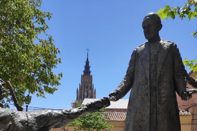Toledo Half-Day Tour with St Tome Church & Synagoge from Madrid - The Guide’s Role in the Tour