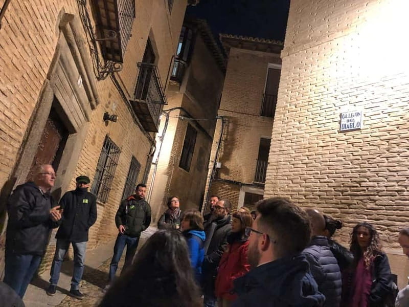 Toledo Mágico, the original night tour: mystery, curiosities, and secrets. - Visiting the Underground Passage and Hidden Corners