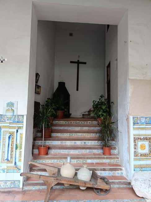 Toledo: Ruta de Conventos con degustación de mazapán y vino - Discover Toledo’s Convent Secrets and Sweet Traditions in 1.5 Hours