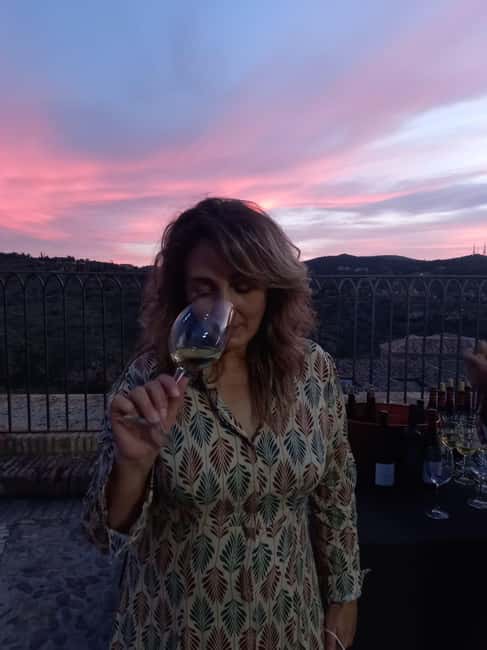 Toledo: Wine, EVOO, and Tapas Tasting - The Intimate Atmosphere and Personal Guidance