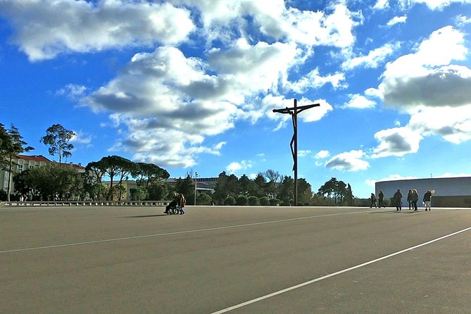 Tomar Convent of Christ Private Day Tour from Lisbon - Key Points