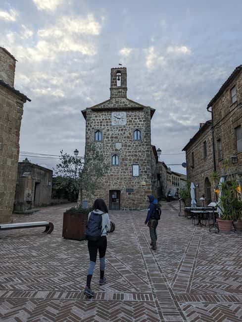 Tomb Hunting and Trekking Adventure in Sovana - Key Points
