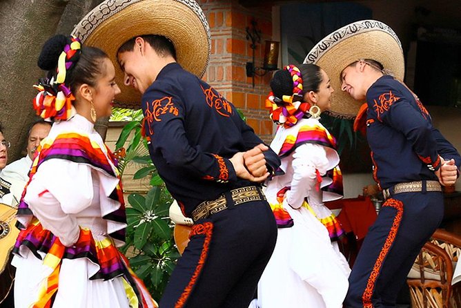 Tonalá and Tlaquepaque Tour: Private Mexican Pottery Experience - Taking in Tlaquepaque’s Historic and Artistic Atmosphere