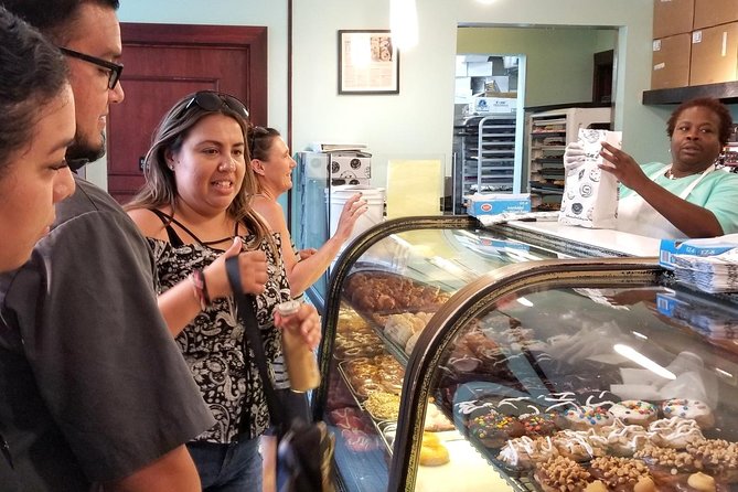 Top 10 Sites + Bites of Cincinnati Tour with Riverside Food Tours - Carew Tower: Art Deco Elegance in Downtown Cincinnati