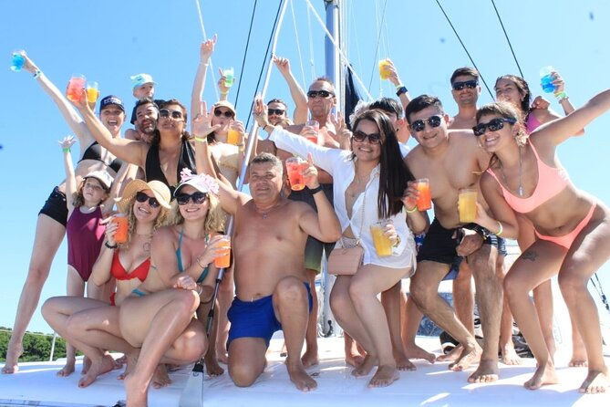 Top Isla Mujeres Catamaran Tour with Snorkel Open Bar and Buffet lunch - Pickup and Meeting Options for the Catamaran Tour
