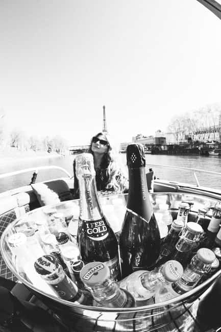 Top Private Cruises in Paris with Champagne + more surprises - Key Points
