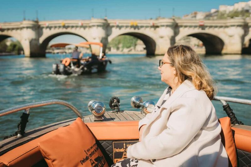Top Private Cruises in Paris with Champagne + more surprises - Logistics and Group Comfort on the Seine