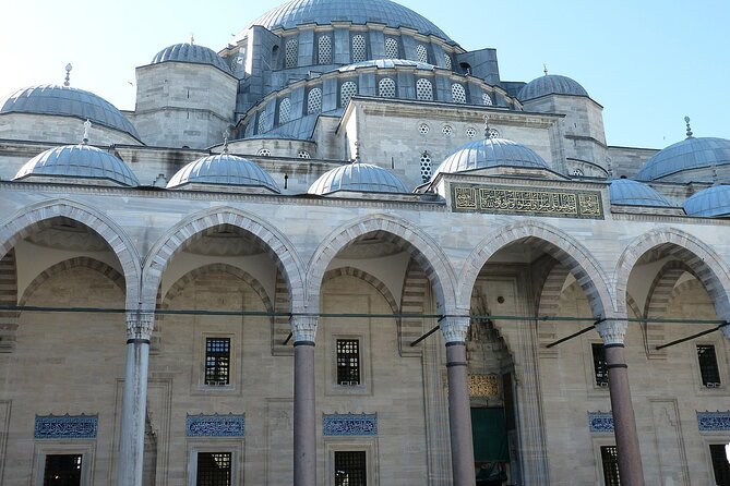Top Sites Of Istanbul Tour In Small Group - Skipping Ticket Lines - Practical Details: Meeting Point and Group Size
