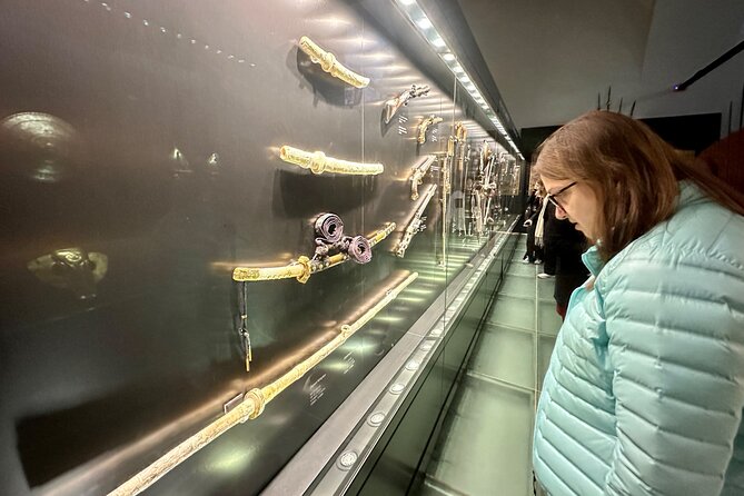 Topkap Palace with Harem & Blue Mosque Guided Tour - Exploring the Sultan Ahmet Center and Historic Street