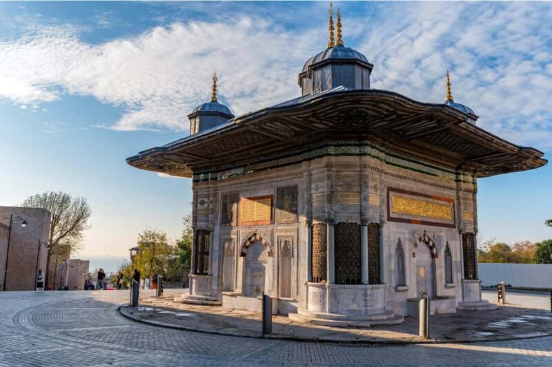Topkapi Palace and Harem Skip-the-Line-Tickets & Audio Guide - Using the Audio Guide App to Enhance Your Visit