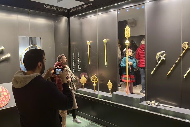 Topkapi Palace with Harem and Blue Mosque Guided Tour - Sogukcesme Street: A Charming Historic Lane