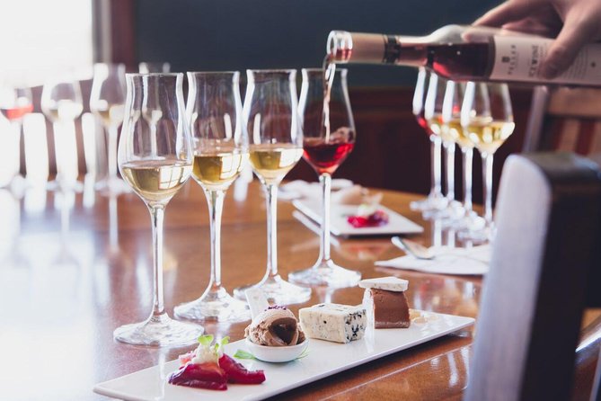 Toronto Aerial Tour with Niagara Winery Tasting Tour with iflyTOTO - Key Points