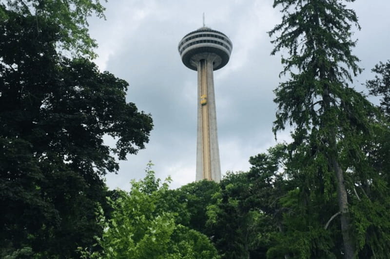 Toronto and Niagara Falls: Full-Day City and Nature Tour - Exploring Torontos Iconic Landmarks and Neighborhoods