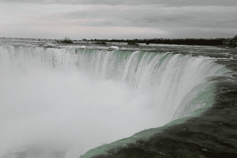 Toronto and Niagara Falls: Full-Day City and Nature Tour - Comfortable Transportation with a Personal Touch